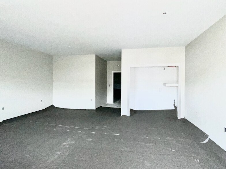 More Photos Of 8215 Taney Pl, Merrillville Warehouse For Lease