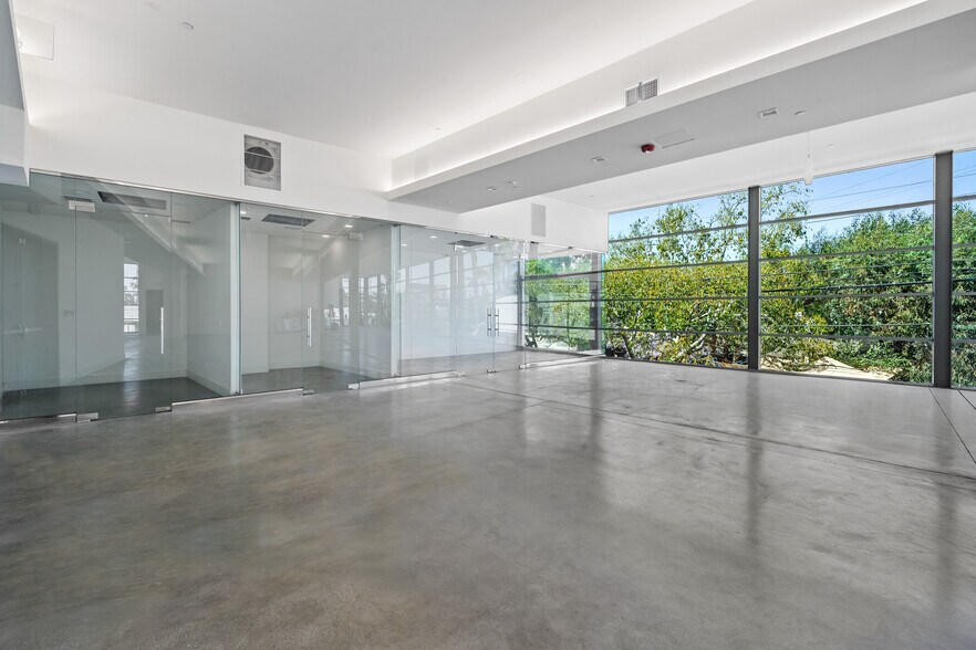 More Photos Of 5963-5965 Washington Blvd, Culver City Loft Creative Space For Lease