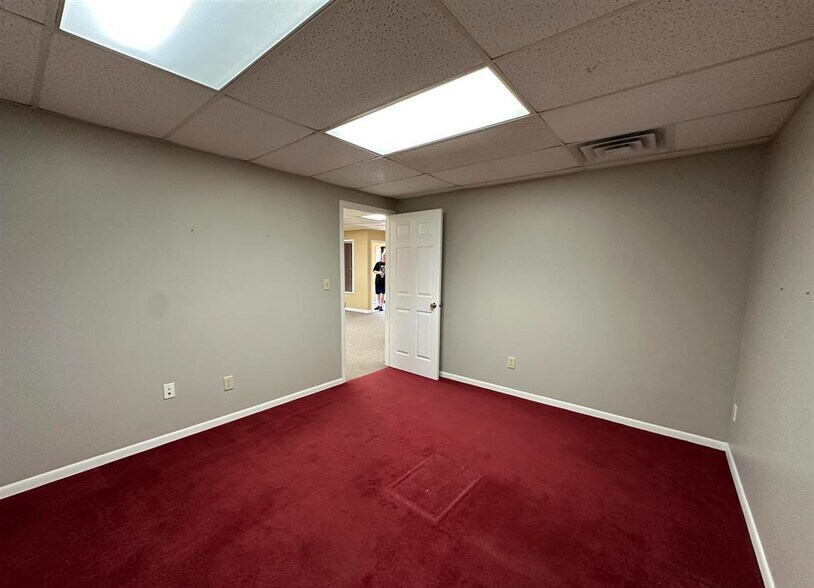 More Photos Of 1605 W Candletree Dr, Peoria Office For Sale
