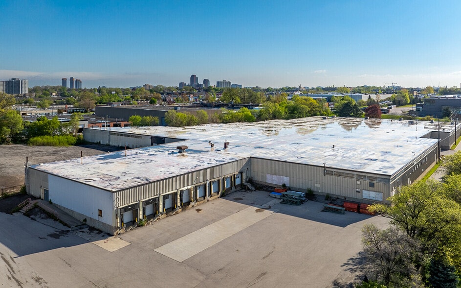 More Photos Of 724 Caledonia Rd, Toronto Warehouse For Lease