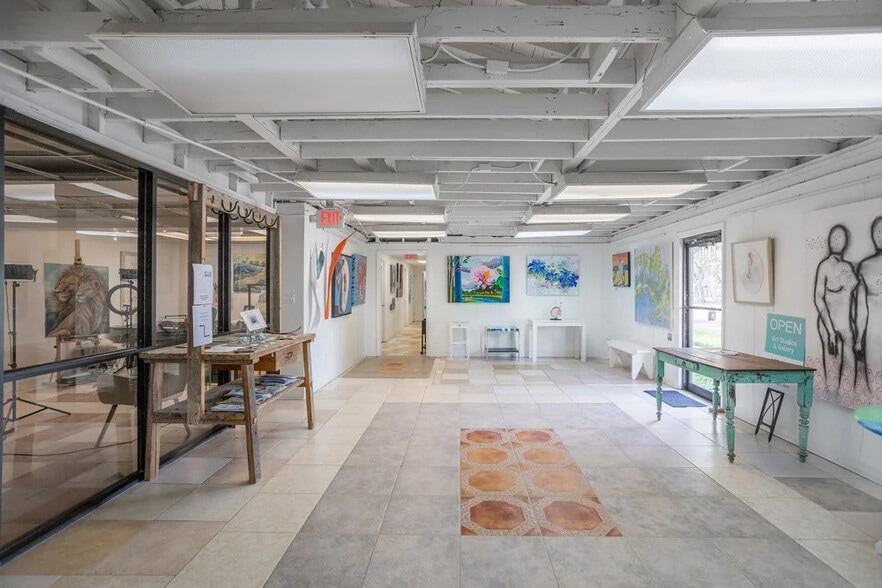 More Photos Of 400 23rd St S, Saint Petersburg Storefront Retail Office For Lease