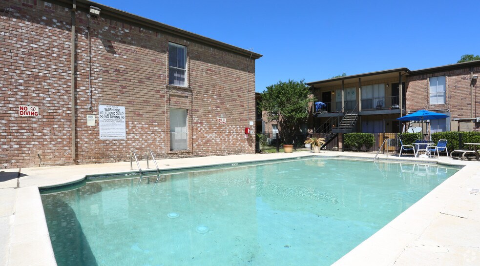 More Photos Of 10000 Hammerly Blvd, Houston Apartments For Sale