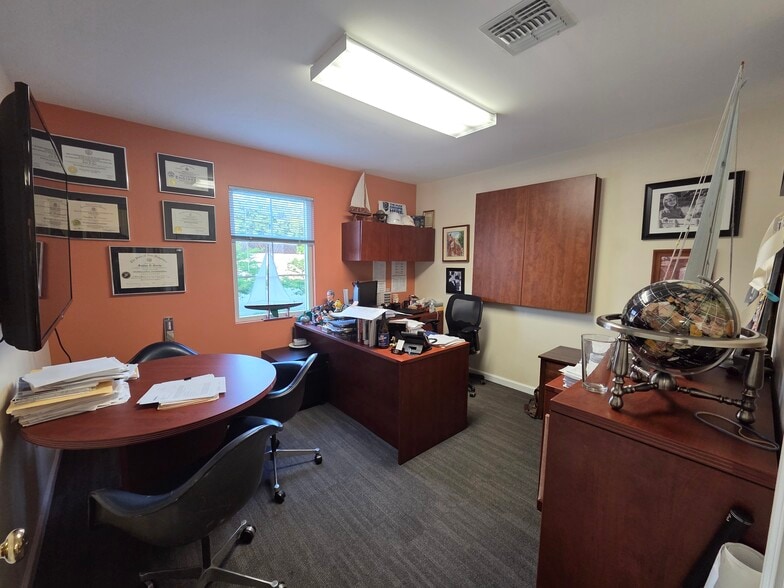 More Photos Of 20 A St, Framingham Office For Sale