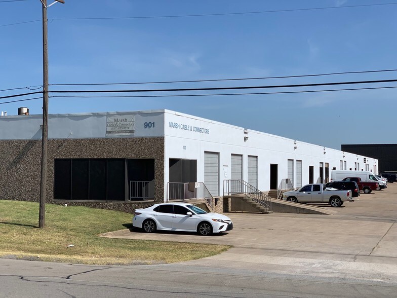 More Photos Of 901 Terminal Rd, Fort Worth Warehouse For Lease