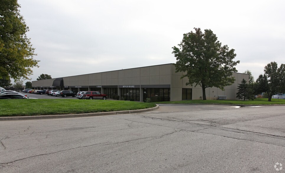 More Photos Of 11429 Strang Line Rd, Lenexa Flex For Lease