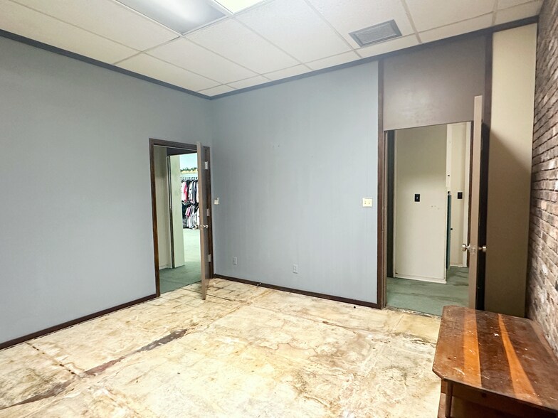 More Photos Of 105 N Main St, Atmore Office For Sale