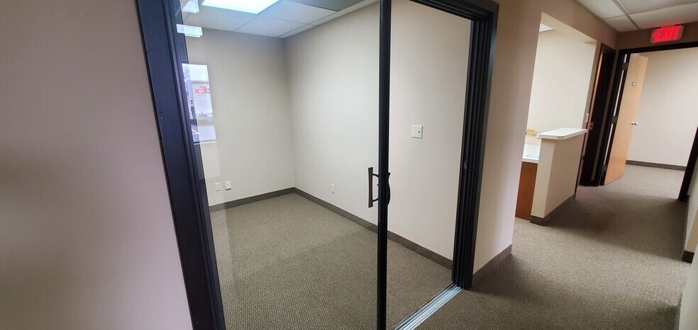 More Photos Of 1260 County Road E W, Arden Hills Medical For Lease