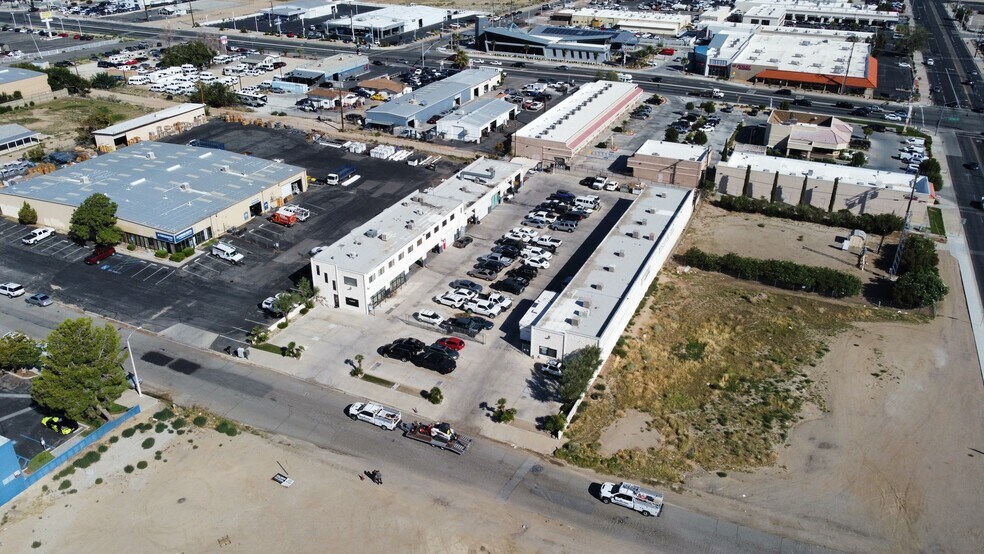 More Photos Of 15260 Anacapa Rd, Victorville Showroom For Lease