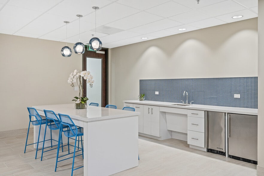 More Photos Of 16051 Addison Rd, Addison Office For Lease