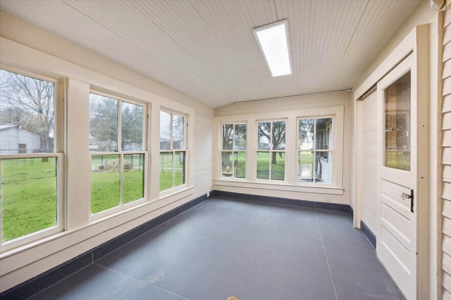 More Photos Of 35119 FM 1093, Simonton Office For Sale