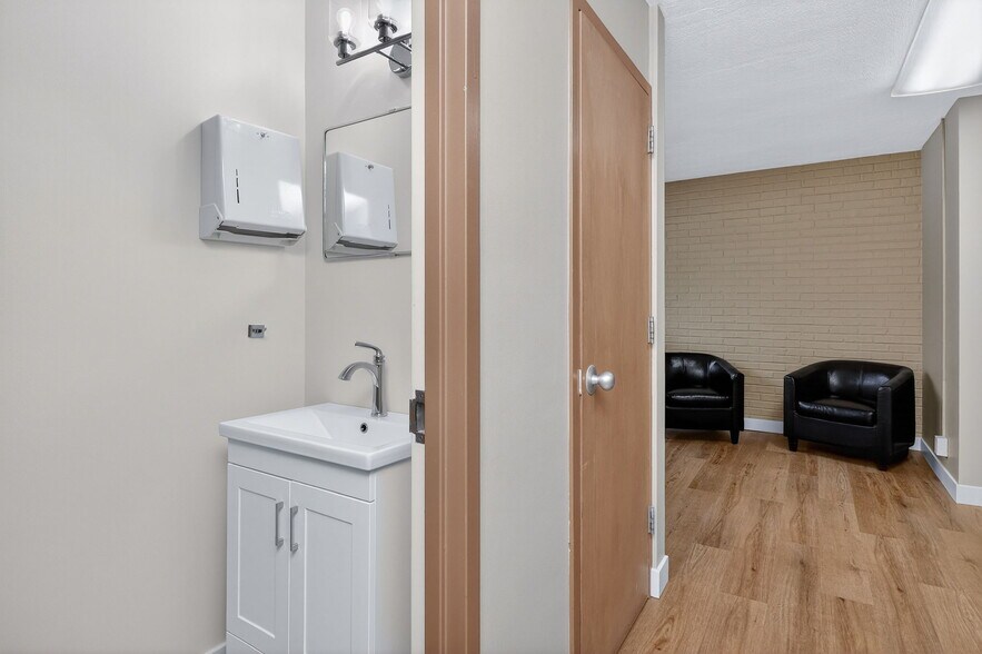 More Photos Of 207 Webster St, Batavia Office Residential For Sale