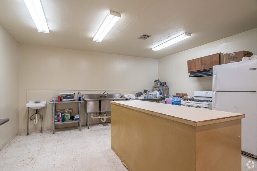More Photos Of 322 Laurel St, La Marque Freestanding For Sale