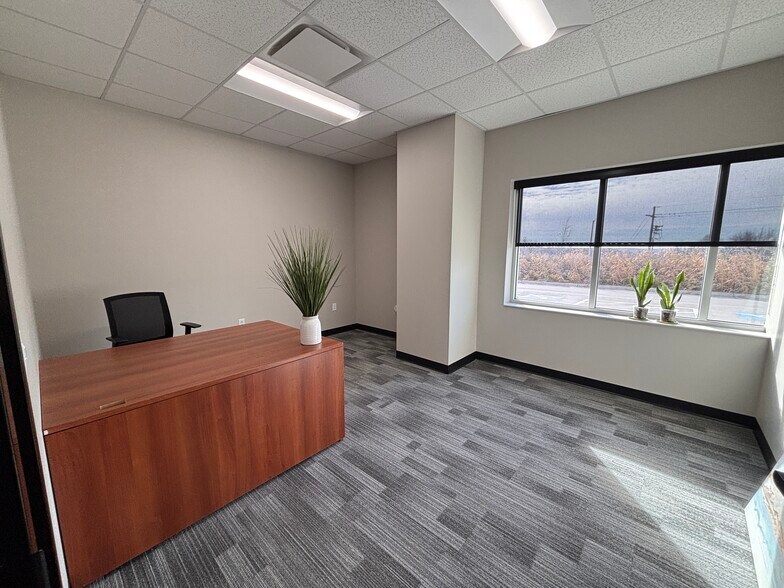 More Photos Of 18760 Johnson Dr, Shawnee Warehouse For Lease