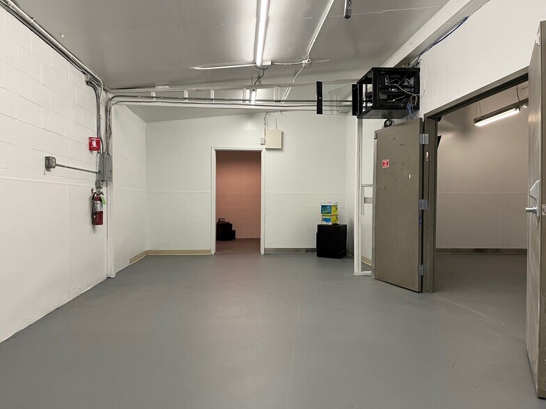 More Photos Of 6613 Hollis St, Emeryville Flex For Sale