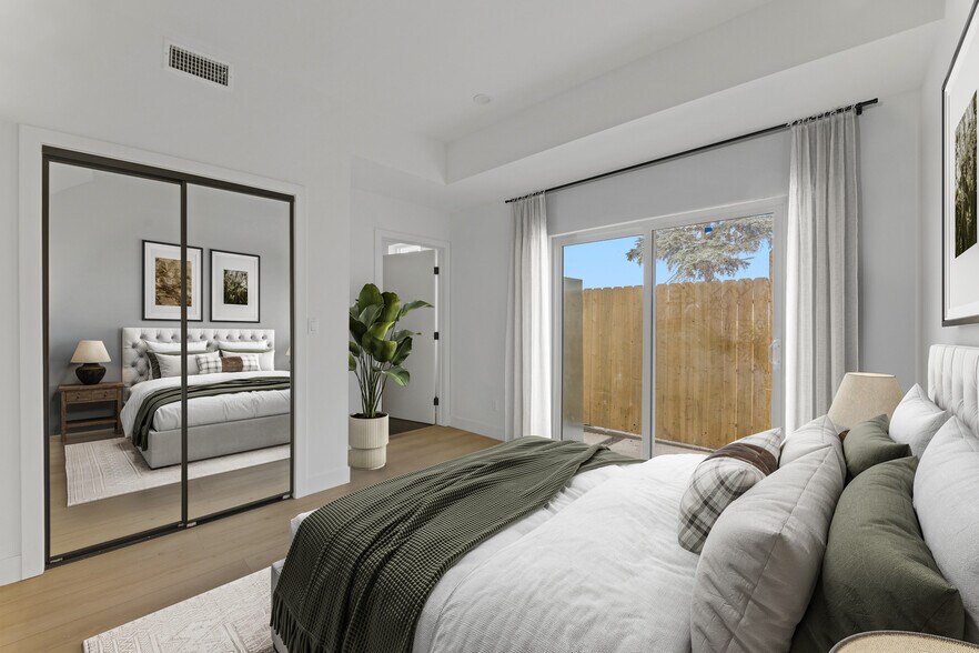 More Photos Of 4511 Rosewood Ave, Los Angeles Apartments For Sale