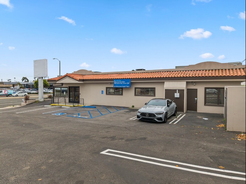 More Photos Of 20805 Hawthorne Blvd, Torrance Veterinarian Kennel For Lease