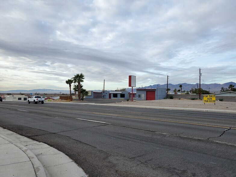 More Photos Of 2715 Highway 95, Bullhead City Self Storage For Lease