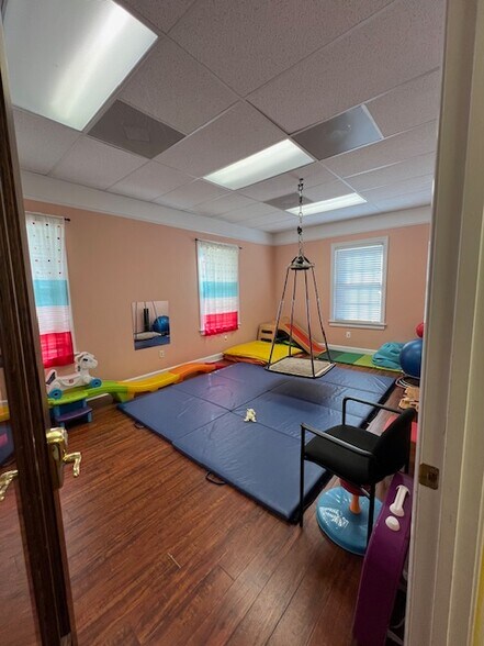 More Photos Of 420 The Parkway, Greer Medical For Lease