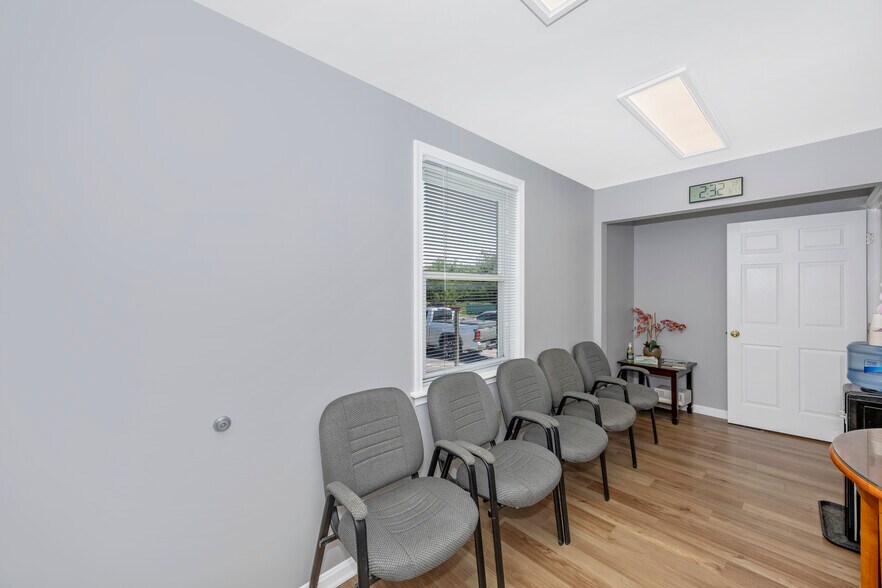 More Photos Of 286 Montevue Ln, Frederick Medical For Lease