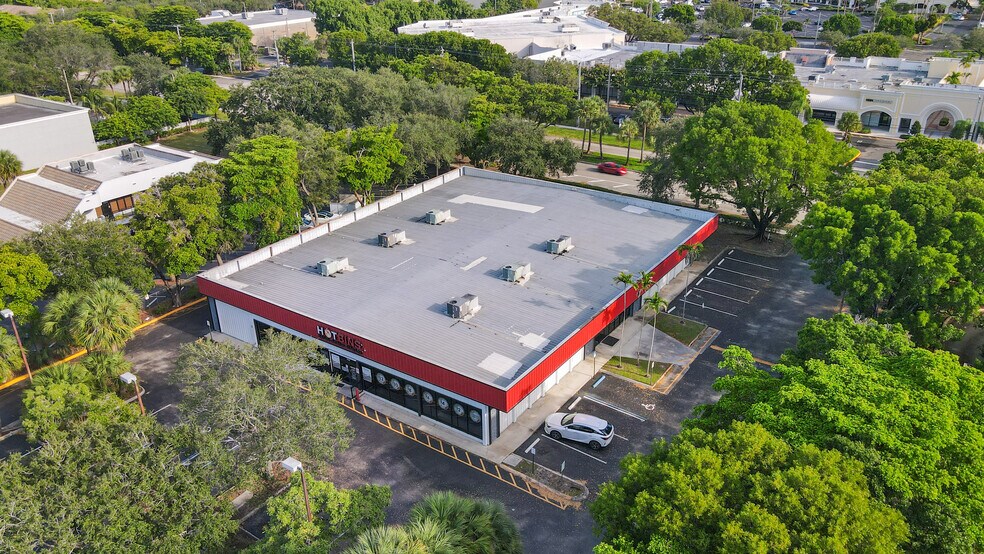 More Photos Of 7707 W Commercial Blvd, Tamarac Freestanding For Lease
