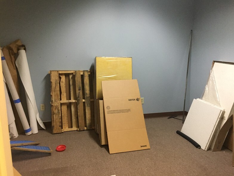 More Photos Of 275 Center Rd, Monroeville Office For Lease