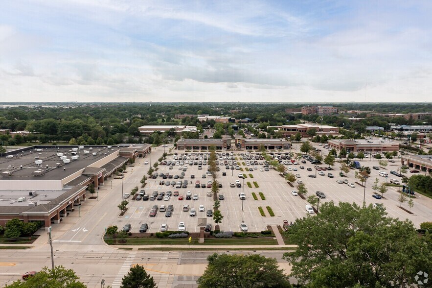 More Photos Of 980 Elk Grove Town Ctr, Elk Grove Village Unknown For Lease