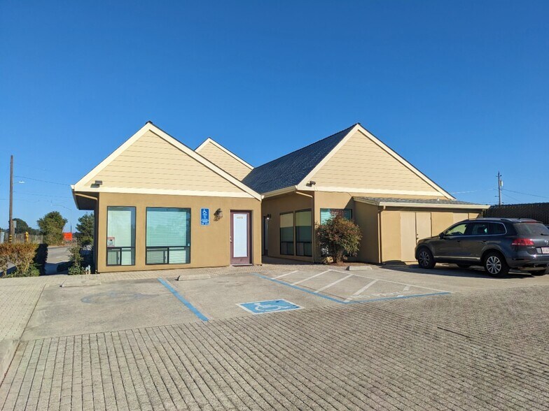 More Photos Of 6892-6898 Soquel Ave, Santa Cruz Freestanding For Lease