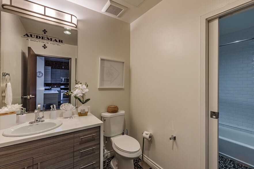 More Photos Of 735 S Broadway, Los Angeles Storefront For Sale