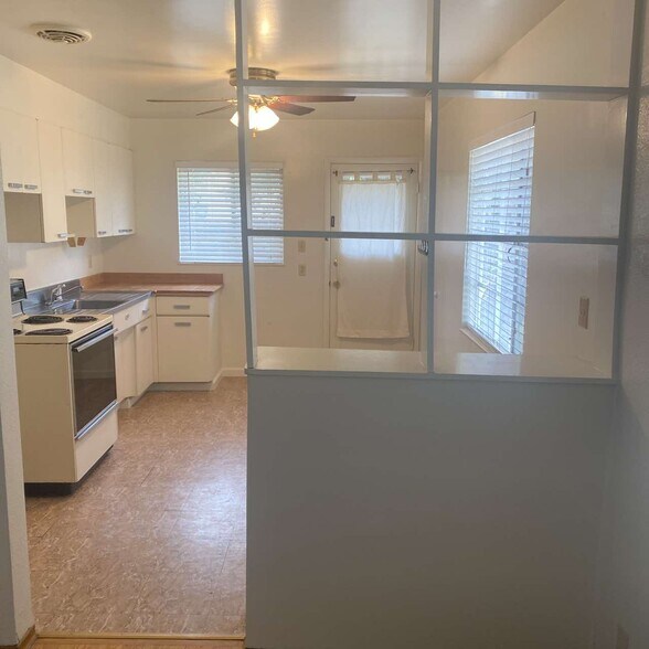 More Photos Of 1913-1919 W Mendocino Ave, Stockton Apartments For Sale