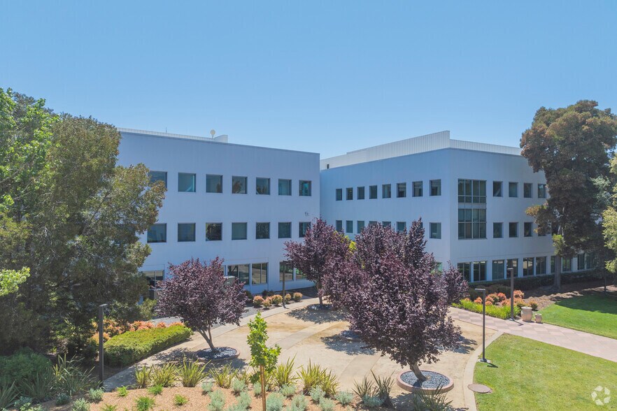 More Photos Of 7999 Gateway Blvd, Newark Research And Development For Lease