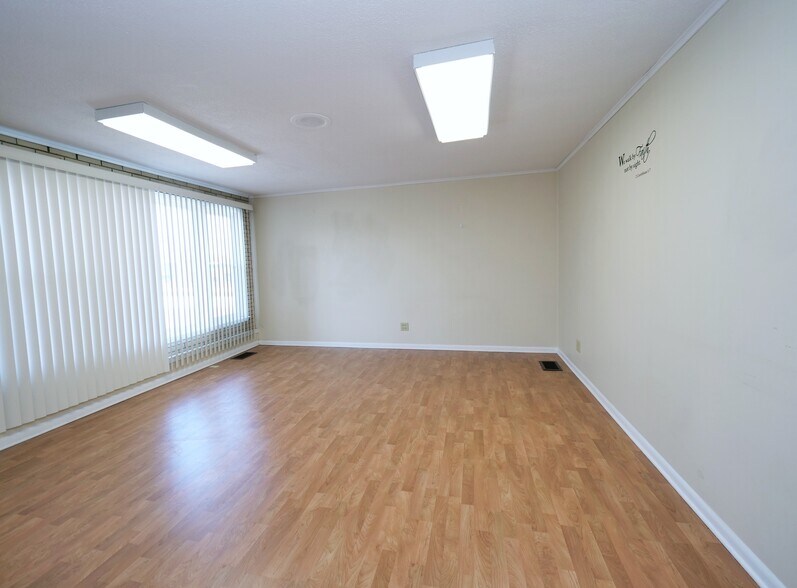 More Photos Of 6441-6453 S Pulaski Rd, Chicago General Retail For Sale