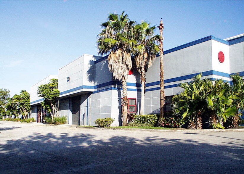 More Photos Of 1101-1197 Sawgrass Corporate Pky, Sunrise Light Manufacturing For Lease
