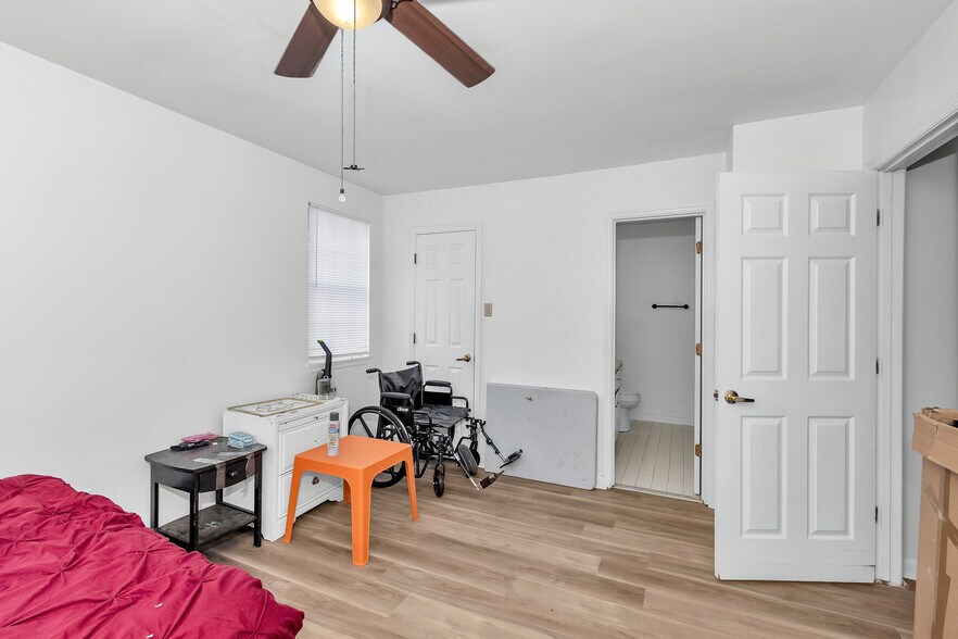 More Photos Of 170 Westwood Dr, Thomson Apartments For Sale
