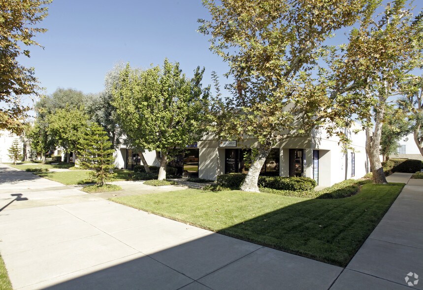 More Photos Of 25600 Rye Canyon Rd, Valencia Unknown For Lease