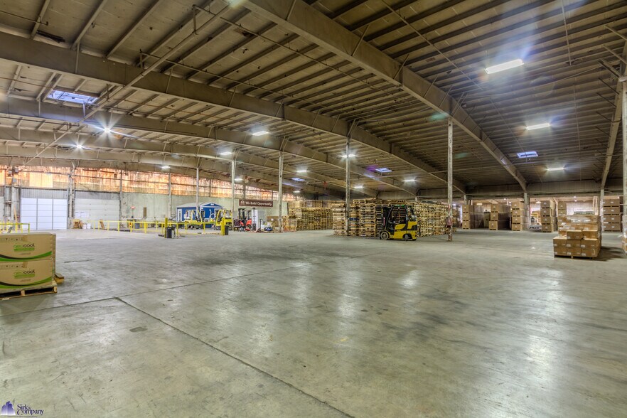 More Photos Of 7845 Carneal Rd, West Paducah Warehouse For Lease