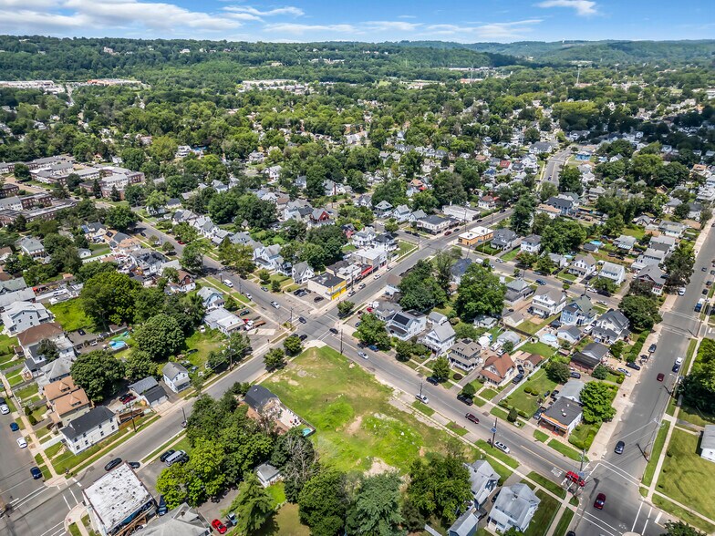 More Photos Of 1011 E 2nd St, Plainfield Storefront For Sale