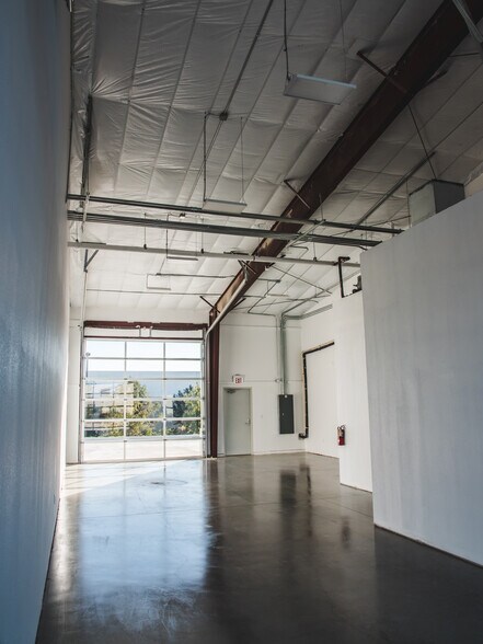 More Photos Of 1019 S Heatherwilde Blvd, Pflugerville Research And Development For Lease