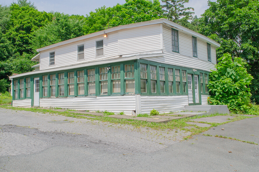 Primary Photo Of 1620 Columbia Tpke, Castleton On Hudson Storefront Retail Residential For Sale