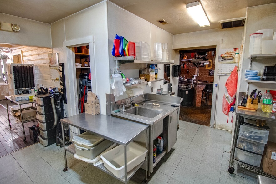More Photos Of 223 N Pearl St, Waverly Restaurant For Sale