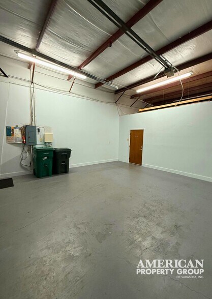 More Photos Of 1800 Northgate Blvd, Sarasota Light Distribution For Lease