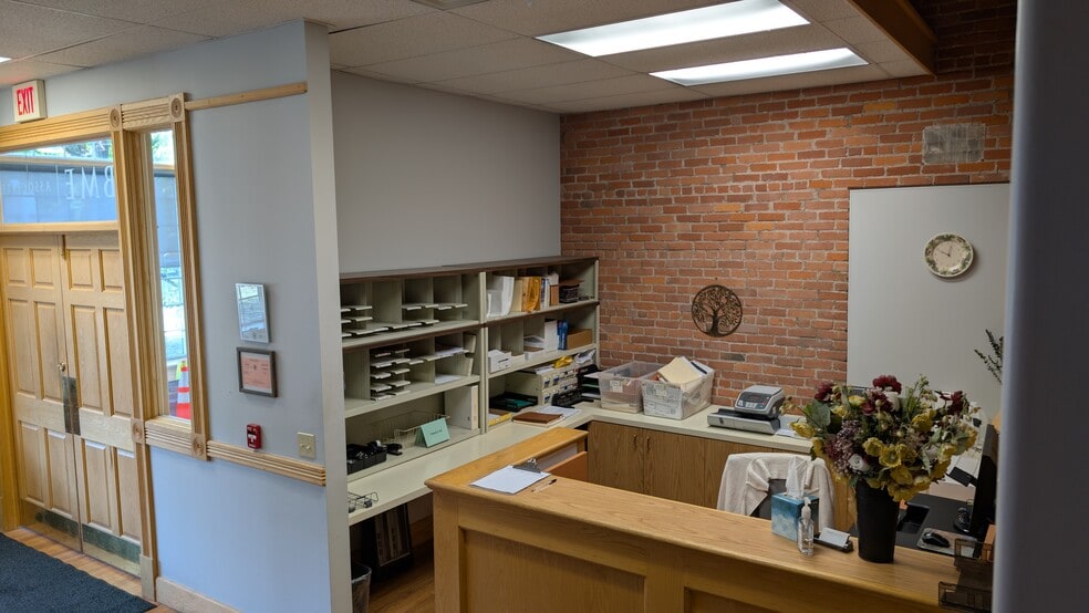 More Photos Of 10 Liftbridge Ln E, Fairport Loft Creative Space For Lease