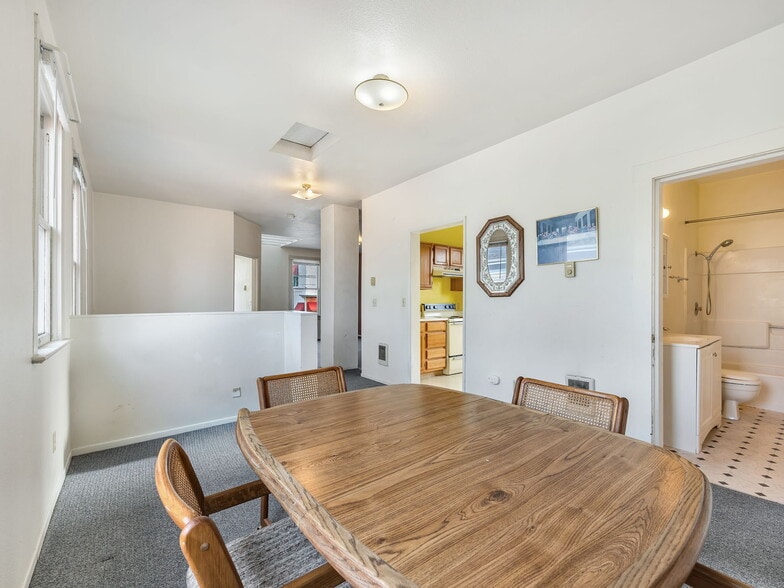 More Photos Of 1178 Franklin Ave, Astoria Office For Sale