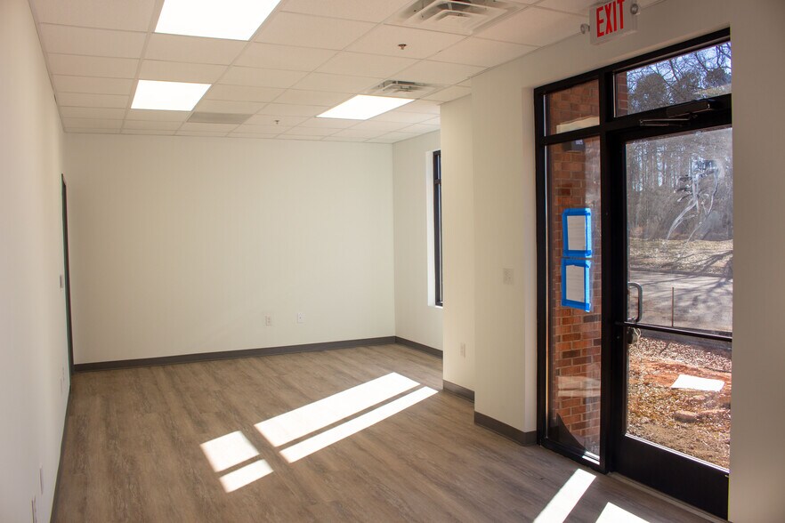 More Photos Of 4504 Morris Park Dr, Mint Hill Warehouse For Lease