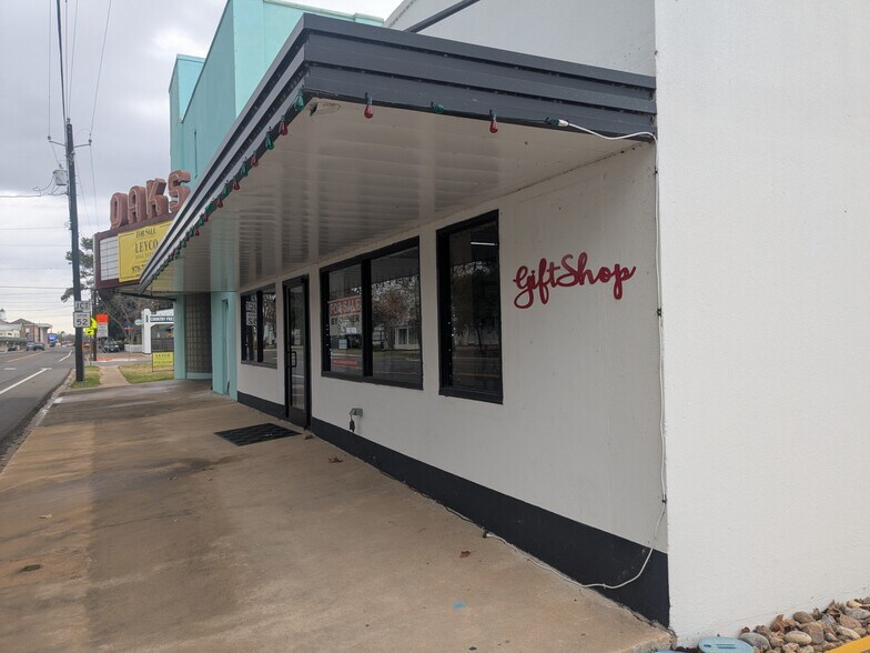 More Photos Of 717 Walnut St, Columbus Storefront Retail Office For Sale