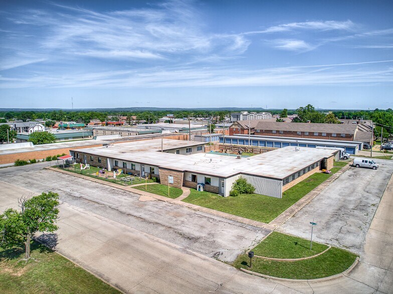 Primary Photo Of 3838 State St, Bartlesville Office For Sale