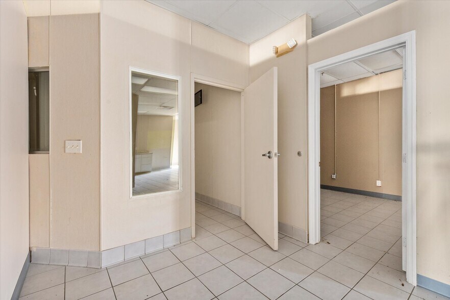 More Photos Of 440-500 W Gulf Atlantic Hwy, Wildwood Unknown For Lease