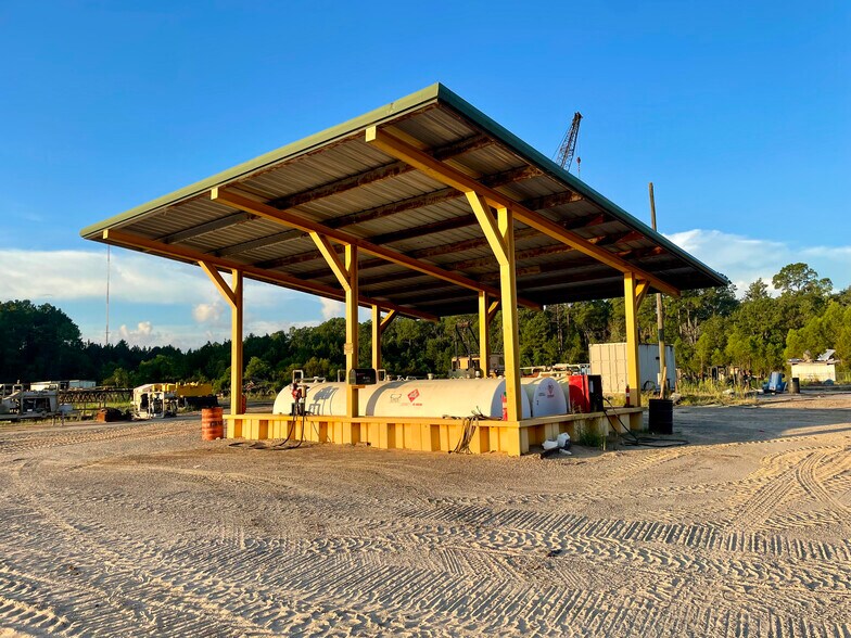 More Photos Of 3221 Anton St, Mobile Contractor Storage Yard For Sale