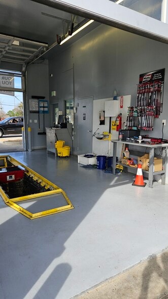 More Photos Of 15511 Farm to Market Rd 529, Houston Auto Repair For Sale