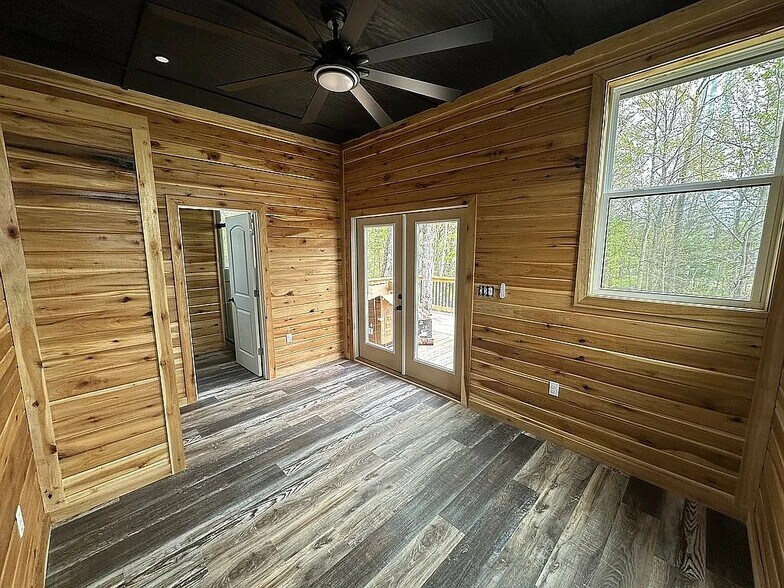 More Photos Of 52 Spencer Rd, Campton Apartments For Sale