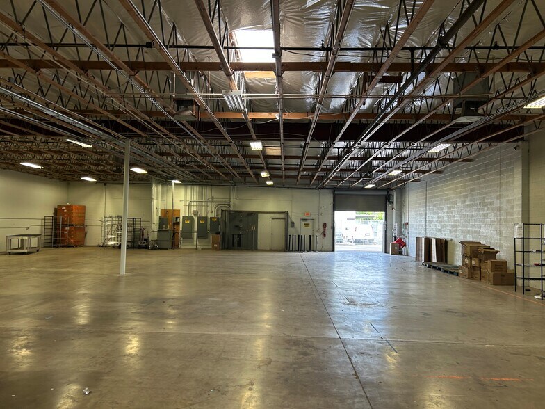 More Photos Of 2180 W University Dr, Tempe Warehouse For Lease